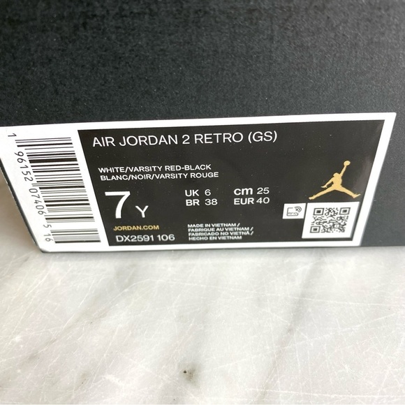 Nike Air Jordan 2 Kids Retro OG Chicago White Red Black‎ GS Size 7Y New with Box - Picture 12 of 12